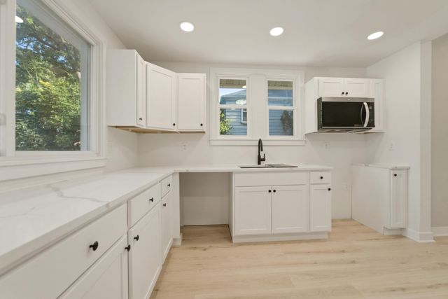 302 N West, Crown Point, IN 46307