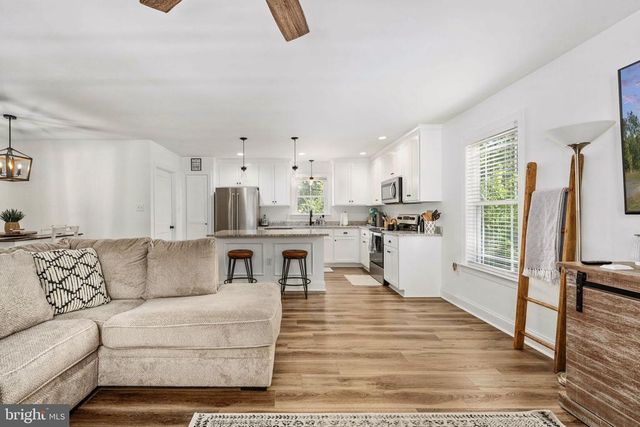 5676 BUCKNER RD, Bumpass, VA 23024