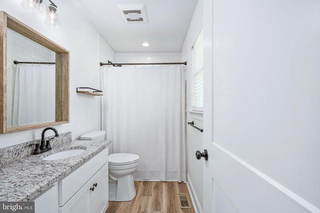 5676 BUCKNER RD, Bumpass, VA 23024