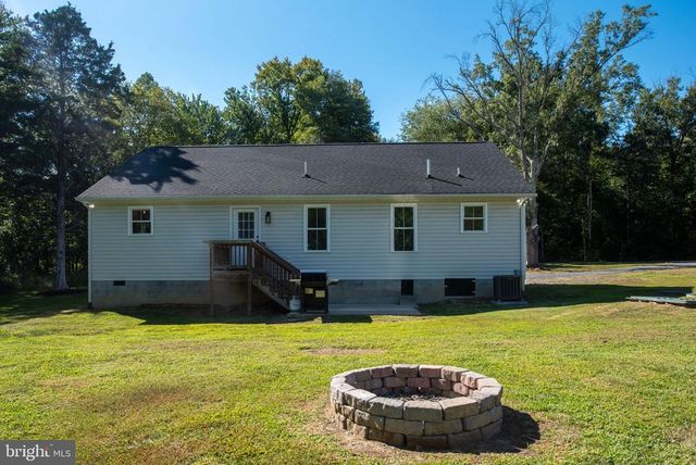 5676 BUCKNER RD, Bumpass, VA 23024
