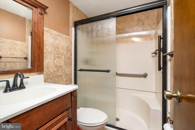 250 EDWARD AVE, Hamilton, NJ 08610