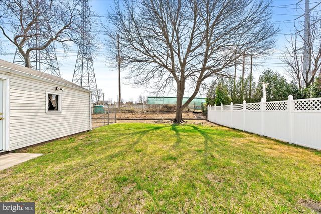 250 EDWARD AVE, Hamilton, NJ 08610