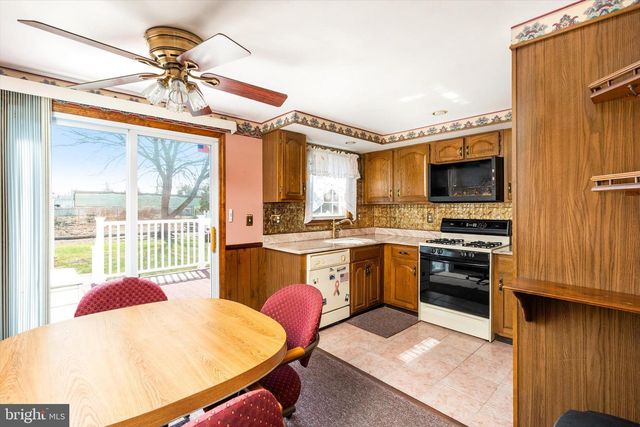 250 EDWARD AVE, Hamilton, NJ 08610