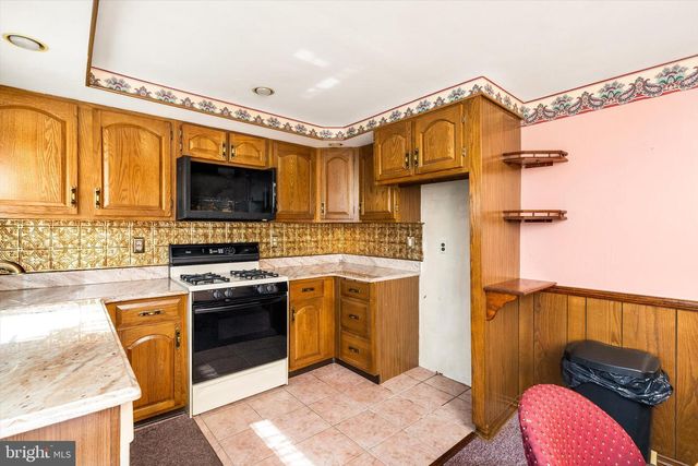 250 EDWARD AVE, Hamilton, NJ 08610