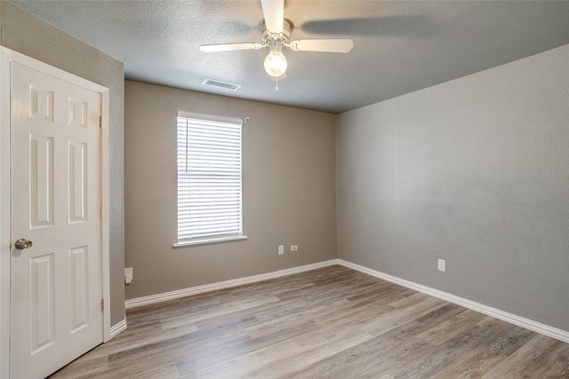 100 Henderson Street, Waxahachie, TX 75165