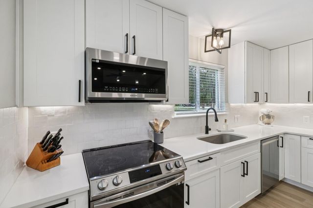 806 Serenada DR, Georgetown, TX 78628