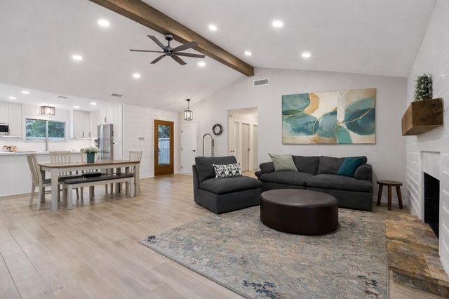 806 Serenada DR, Georgetown, TX 78628