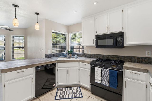 914 Cedar Canyon Cir, Galt, CA 95632