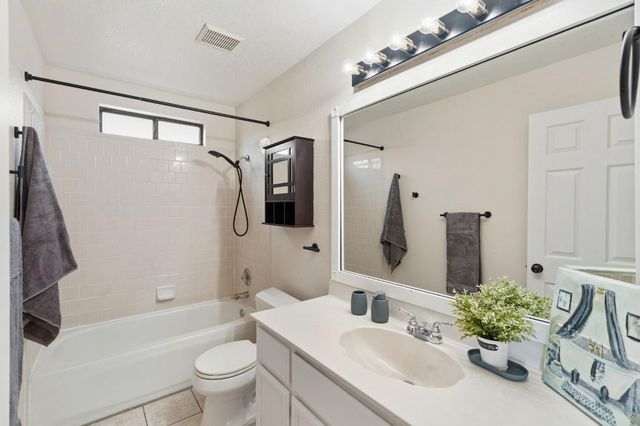 914 Cedar Canyon Cir, Galt, CA 95632