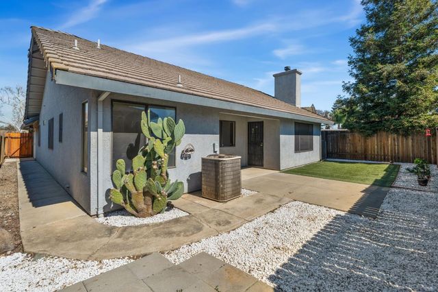 914 Cedar Canyon Cir, Galt, CA 95632