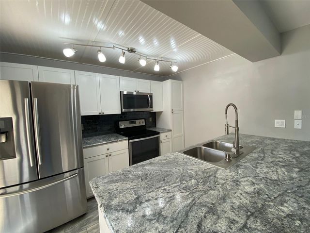 2910 PECAN AVENUE, Leesburg, FL 34748