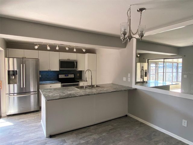 2910 PECAN AVENUE, Leesburg, FL 34748