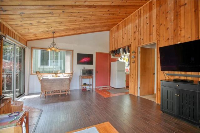 910 Sheffield Street, Cambria, CA 93428