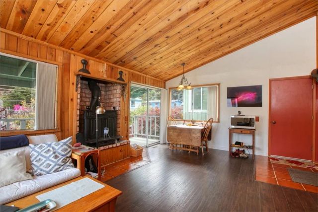 910 Sheffield Street, Cambria, CA 93428