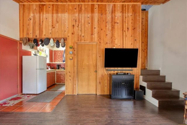 910 Sheffield Street, Cambria, CA 93428