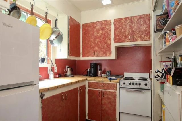 910 Sheffield Street, Cambria, CA 93428