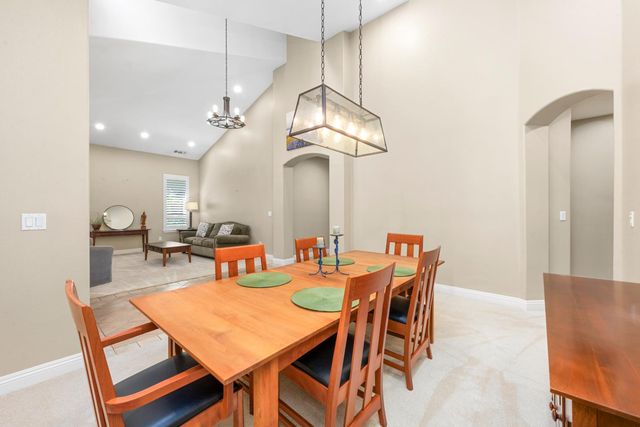 11413 Fawn Creek Ct, Auburn, CA 95602