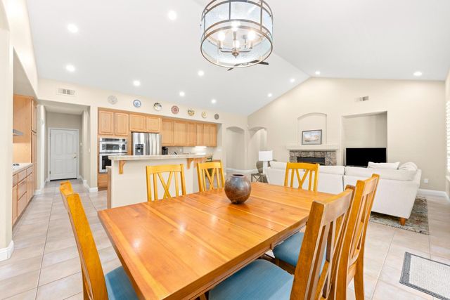 11413 Fawn Creek Ct, Auburn, CA 95602