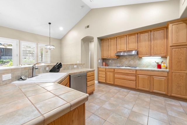 11413 Fawn Creek Ct, Auburn, CA 95602