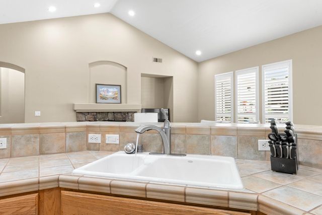 11413 Fawn Creek Ct, Auburn, CA 95602