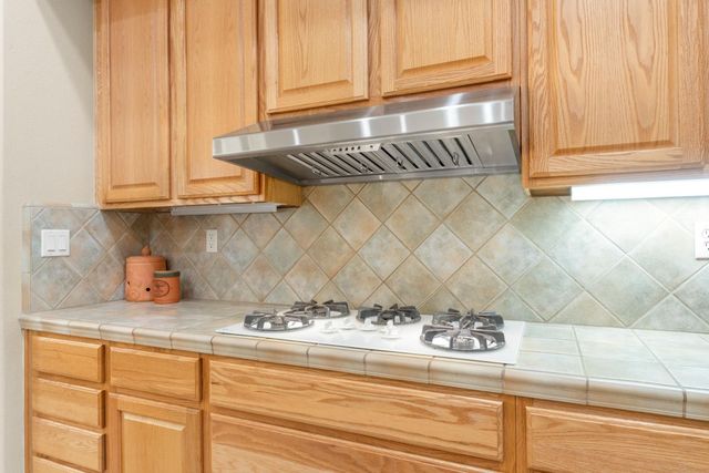 11413 Fawn Creek Ct, Auburn, CA 95602