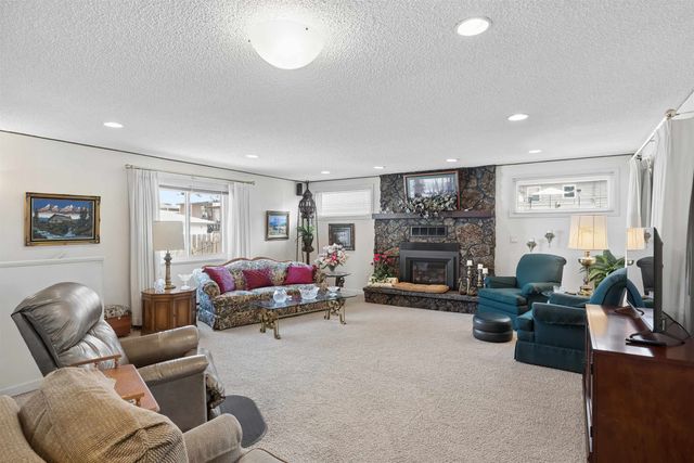 5726 N C St, Spokane, WA 99205