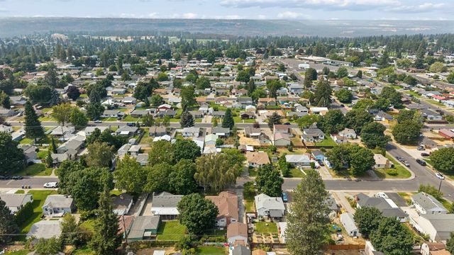 5726 N C St, Spokane, WA 99205