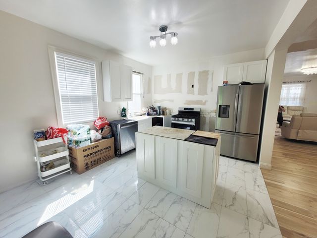 21 Arch Street, Waterbury, CT 06710