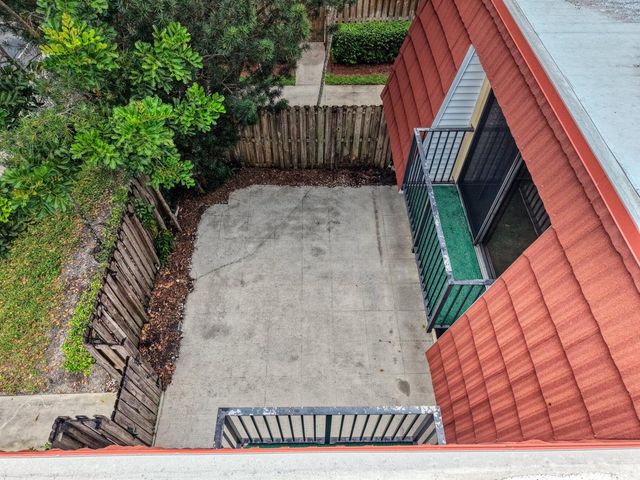 713 NW 99th Circle, Plantation, FL 33324