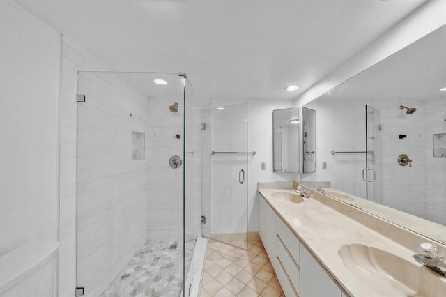 713 NW 99th Circle, Plantation, FL 33324
