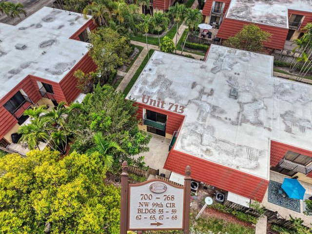 713 NW 99th Circle, Plantation, FL 33324