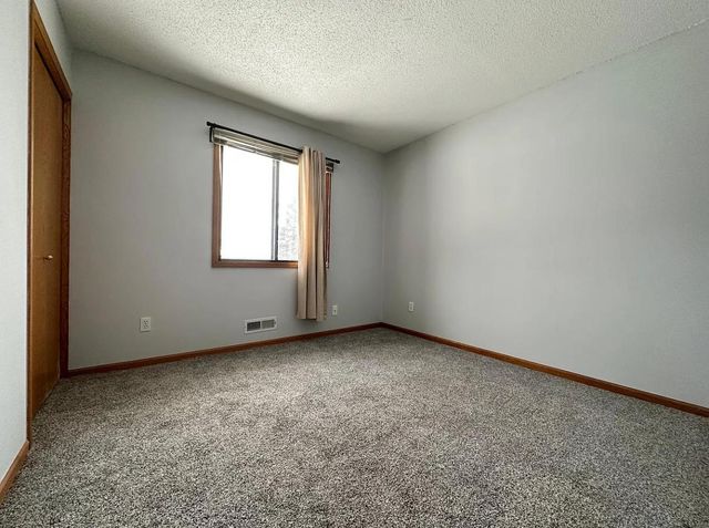 3288 Dodd Lane, Eagan, MN 55121