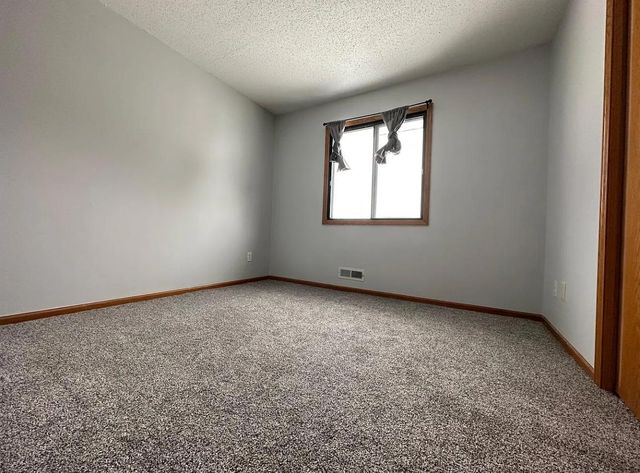 3288 Dodd Lane, Eagan, MN 55121