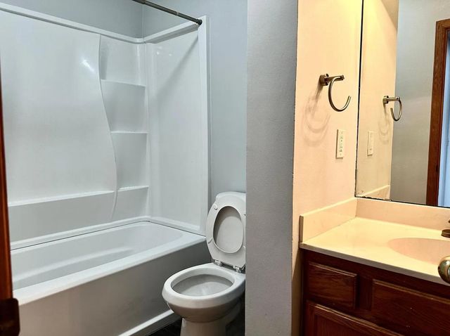 3288 Dodd Lane, Eagan, MN 55121