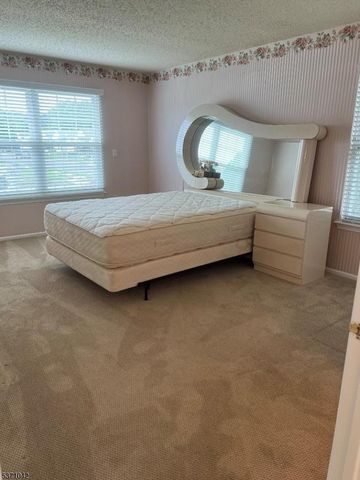 2 Mayapple Dr, Brick Twp., NJ 08724