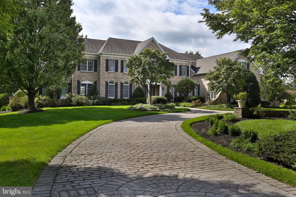 2025 BEACON HILL DR, NEWTOWN, PA 18940 — photo 3