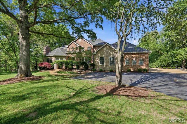 1532 Shepard Road, St Louis, MO 63038