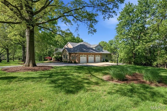 1532 Shepard Road, St Louis, MO 63038