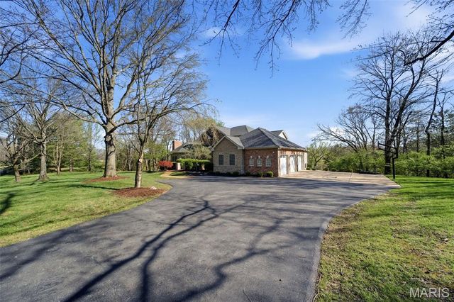 1532 Shepard Road, St Louis, MO 63038
