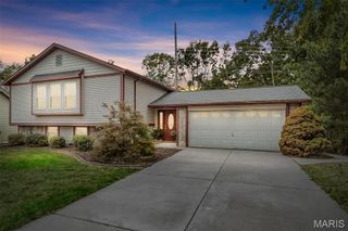 438 Hidden Lake Drive, St Peters, MO 63304
