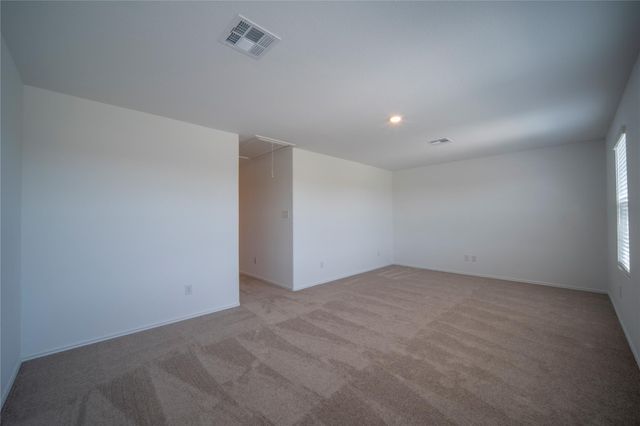 301 Rancho Del Cielo LOOP, Jarrell, TX 76537