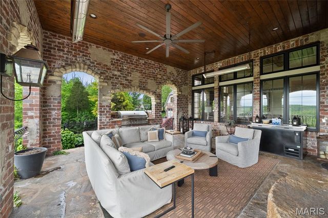 544 Quail Ridge Lane, St Albans, MO 63073