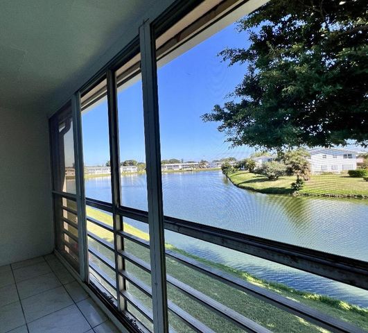 130 Chatham F, West Palm Beach, FL 33417