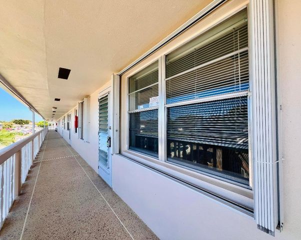 130 Chatham F, West Palm Beach, FL 33417