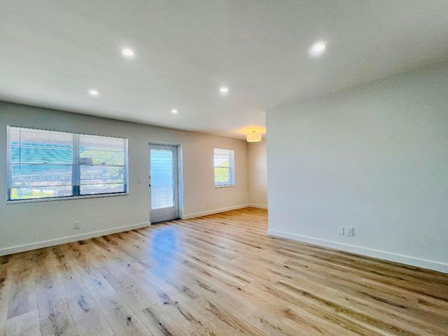 130 Chatham F, West Palm Beach, FL 33417