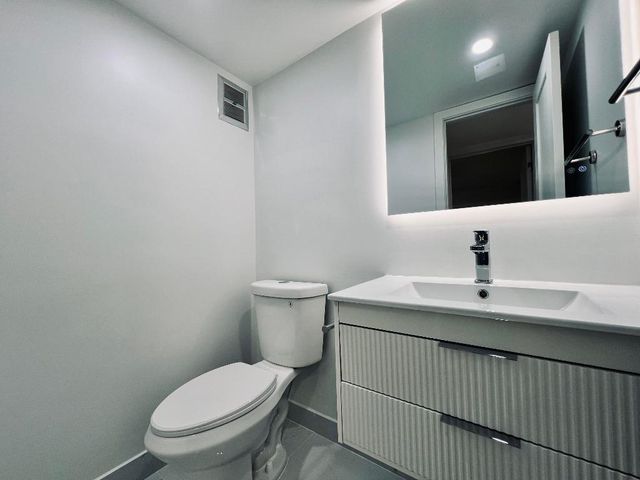 130 Chatham F, West Palm Beach, FL 33417