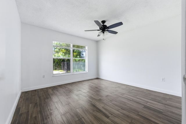 6088 Heather Street, Jupiter, FL 33458