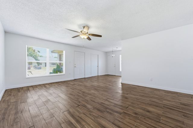 6088 Heather Street, Jupiter, FL 33458