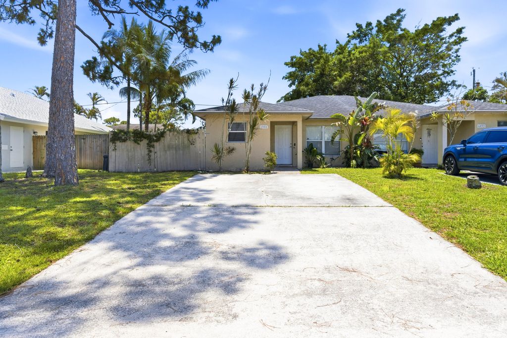 6088 Heather Street, Jupiter, FL 33458