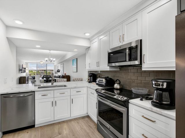 2441 Village Boulevard 403, West Palm Beach, FL 33409